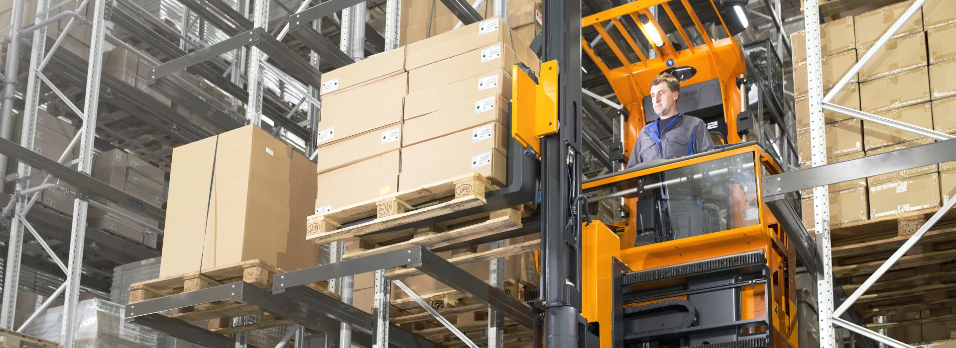 MX X Schmalgangstapler Neufahrzeuge Hauptbuehne